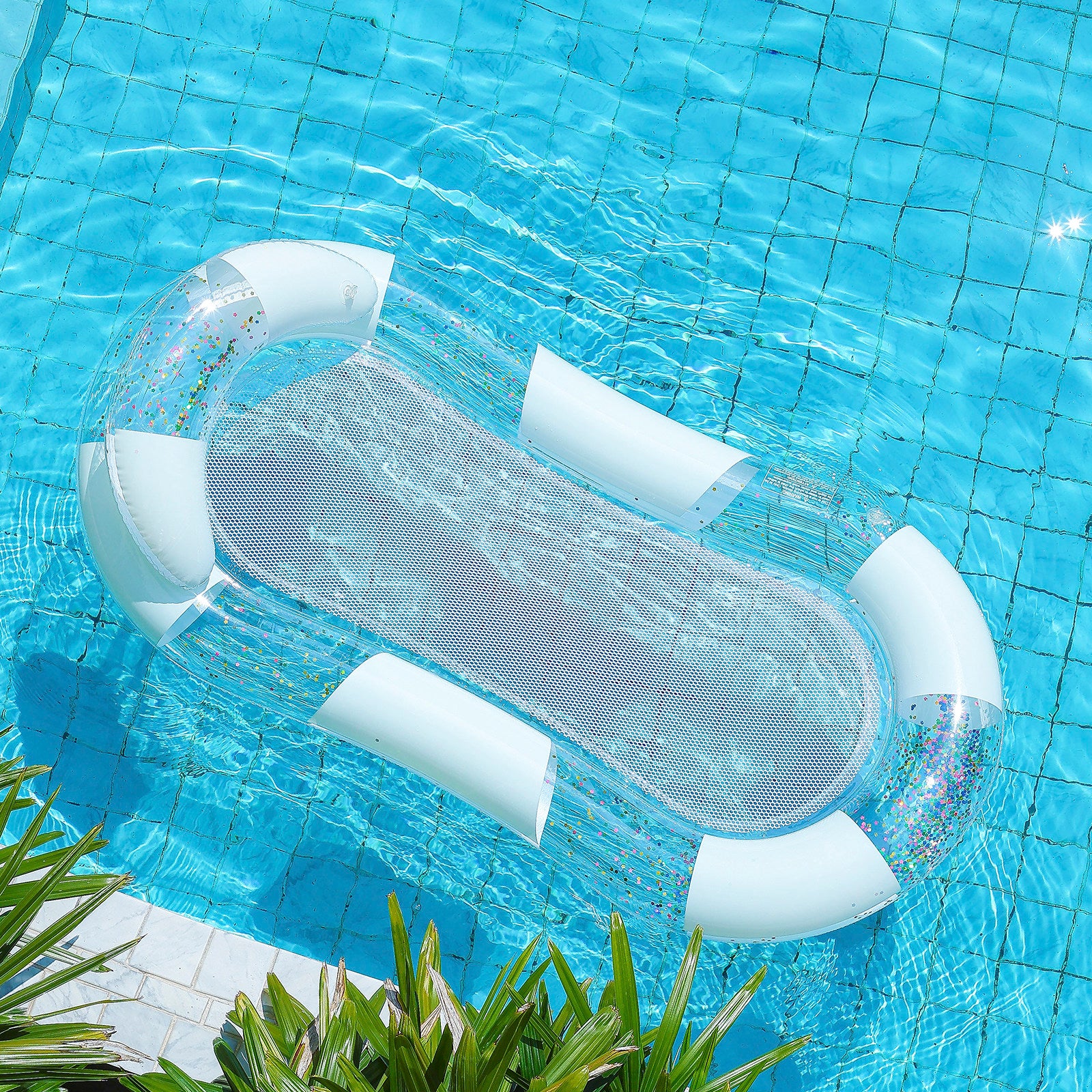 Minimalist-style swimming Floaty