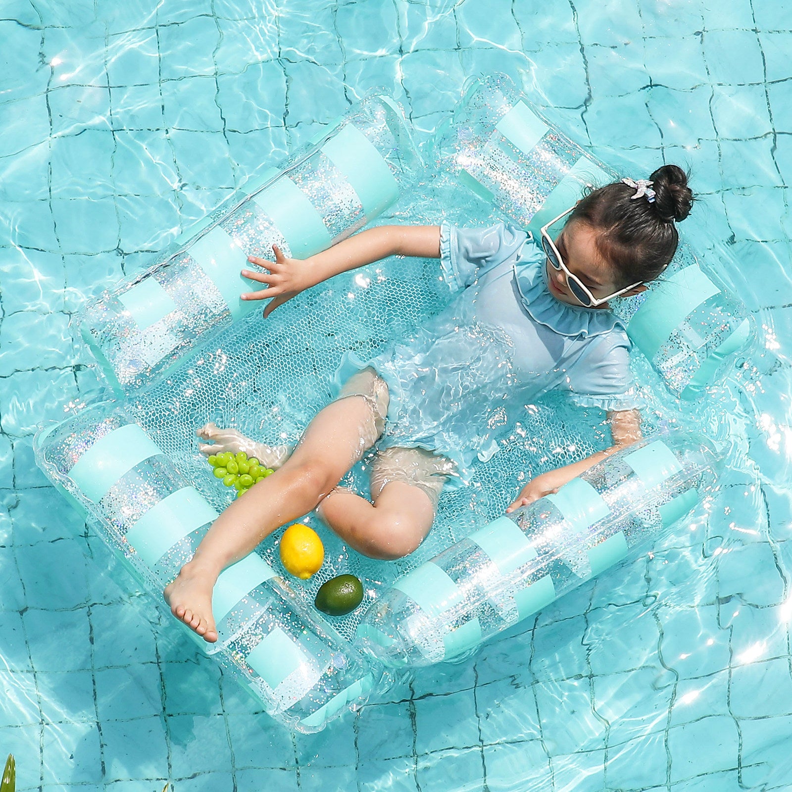 Minimalist-style swimming Floaty